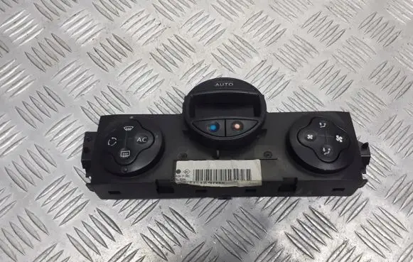 Renault Megane II Interior fan control switch 8200344840