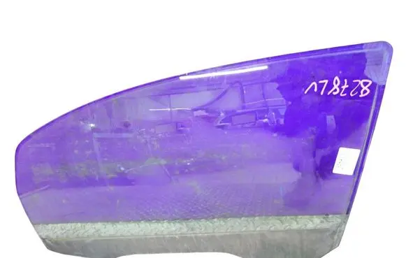Mitsubishi Colt Front door window glass four-door 