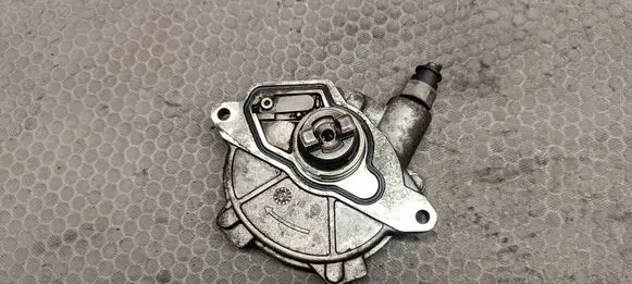 Mercedes-Benz A W169 Vacuum pump 101411500 A6402300365