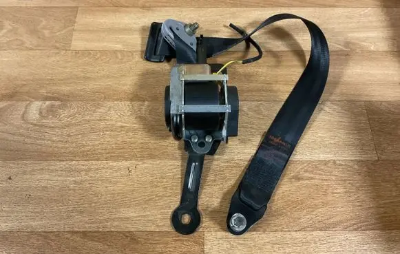 Nissan Primera Front seatbelt 04167064 86884AV710 047064