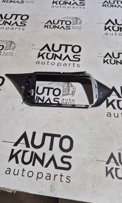 Mercedes-Benz E W212 Radio/GPS head unit trim A2126802136