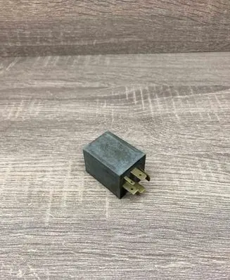 Opel Omega B1 Other relay 90240092 38310