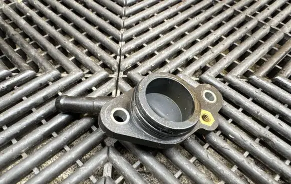 Volkswagen Tiguan Allspace Engine coolant pipe/hose 06K121132