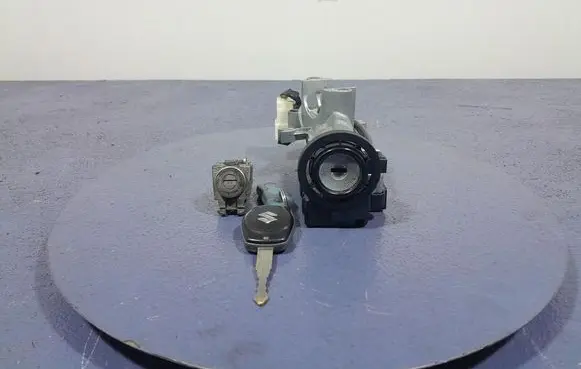 Suzuki Swift I Ignition lock 33970-62J00