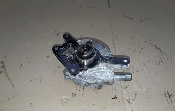 Mercedes-Benz E W212 Vacuum pump A6422300165