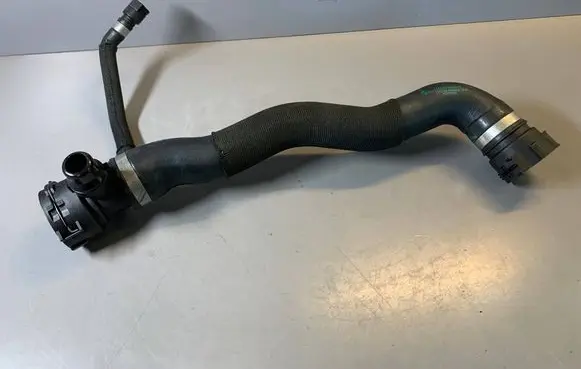 BMW 5 F10 F11 Engine coolant pipe/hose 8513603 17128513603