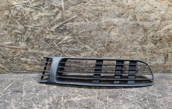 Volkswagen PASSAT B5.5 Front bumper lower grill 3B0853678B