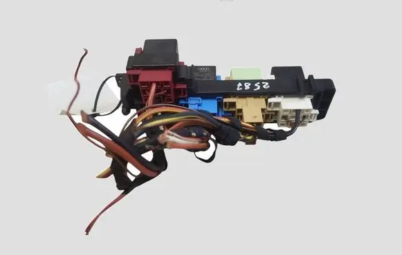 Volkswagen Golf VI Fuse box set 1K1937503A