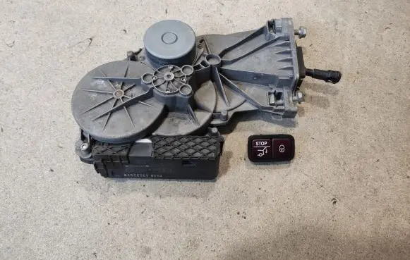 Mercedes-Benz C W205 Tailgate/trunk control unit/module A2059007218
