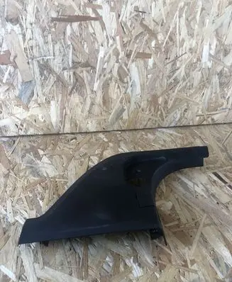 Foot area side trim