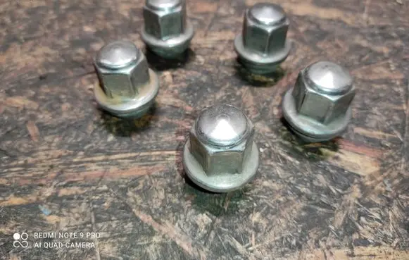 Ford Transit - Tourneo Connect Nuts/bolts 