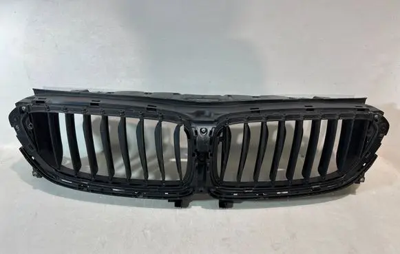 BMW 6 G32 Gran Turismo Front bumper upper radiator grill 7497775