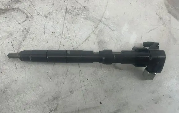 Volkswagen Polo V 6R Fuel injector 28231462 03P130277V400 3738GG29R34