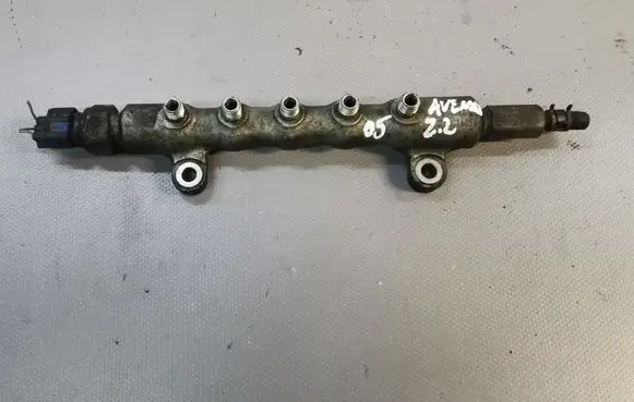 Toyota Avensis T250 Fuel main line pipe