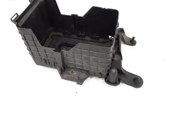 Volkswagen Golf V Battery box tray 