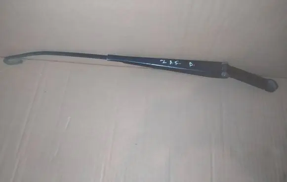 Opel Zafira A Front wiper blade arm 90582557