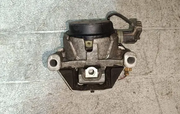 Audi A6 S6 C7 4G Engine mount bracket 