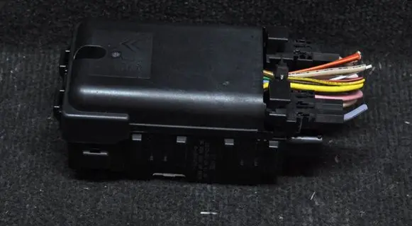 Citroen C4 I Fuse box set 9665492680