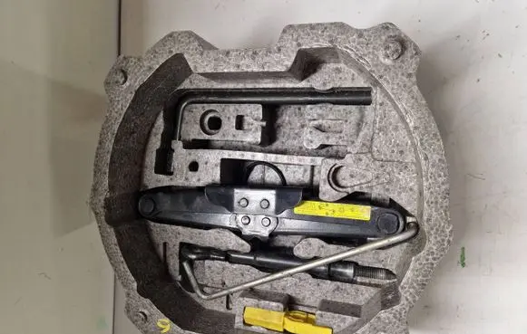 Citroen C5 Tool set 9681838180