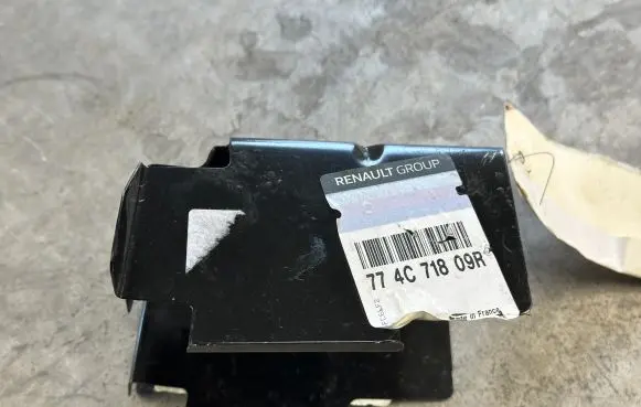 Renault Master III Other engine bay part 774C71809R