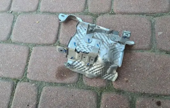 Renault Captur II Heat shield in engine bay 