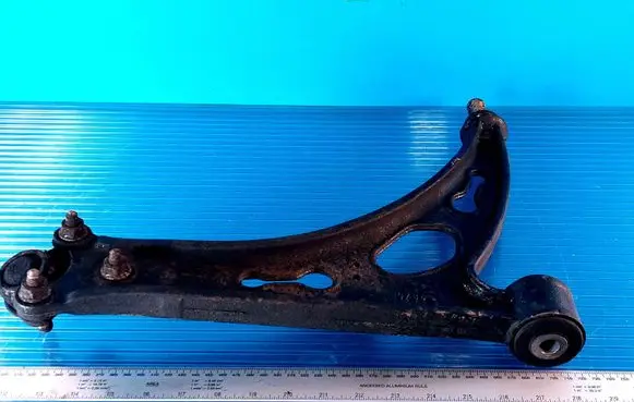 Audi A3 S3 A3 Sportback 8P Front lower control arm/wishbone 1K0407153