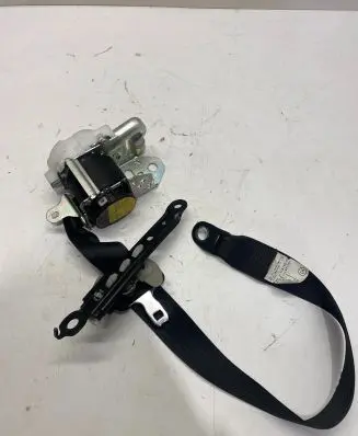 Toyota Prius+ (ZVW40) Front seatbelt 7T8160P