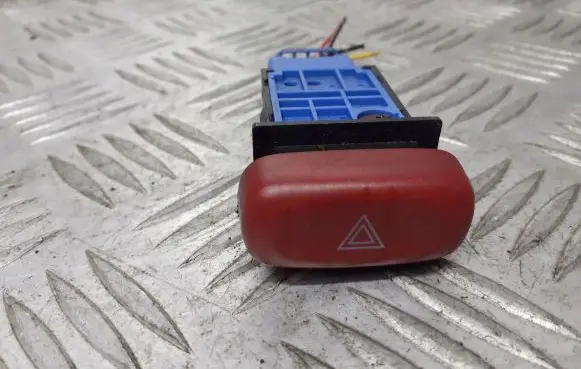 Suzuki Ignis Hazard light switch