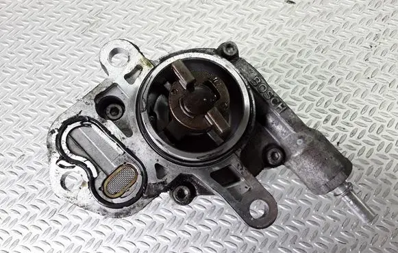 Peugeot 206 Vacuum pump
