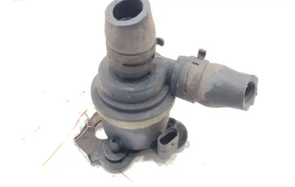 Skoda Roomster (5J) Oil filter mounting bracket 6R0965561A