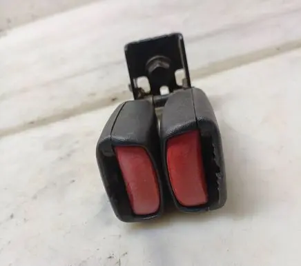 Volvo S60 Rear seatbelt buckle 675037 224403