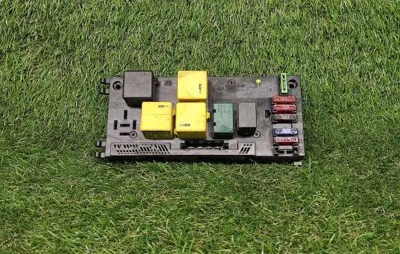 Mercedes-Benz E W210 Power management control unit 0005401550