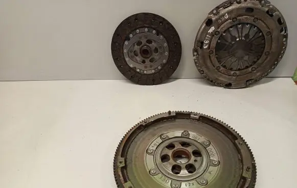 Skoda Octavia Mk2 (1Z) Clutch set kit 3082001409 1864001694