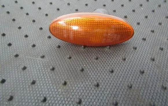 Opel Vectra B Front fender indicator light 90504212