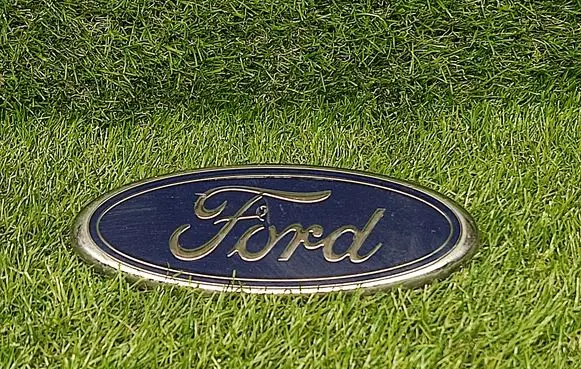 Ford Escape Manufacturers badge/model letters F81B8B262AA