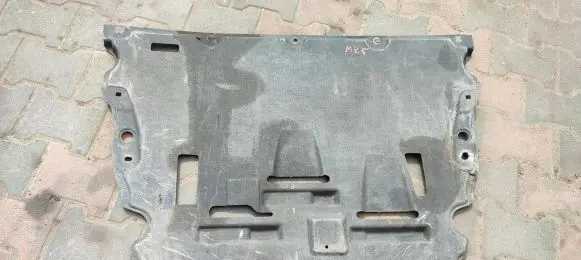 Front underbody cover/under tray