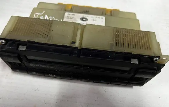 Volkswagen PASSAT B5 Climate control unit 3B1907044B 5HB00761710