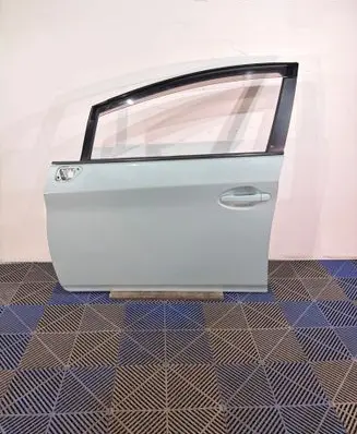 Toyota Prius (XW30) Front door 