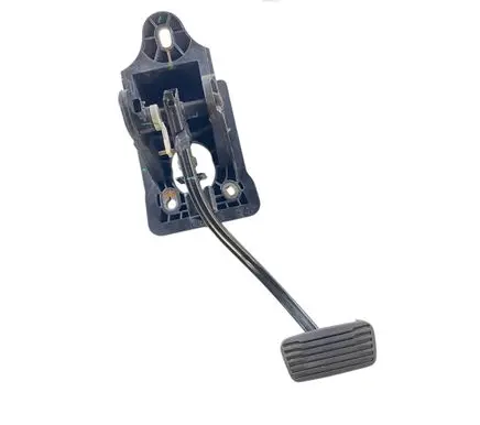 Chevrolet Silverado Brake pedal 84742913 946659202