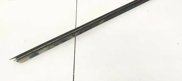 Skoda Praktik (5J8) Front door glass trim molding 