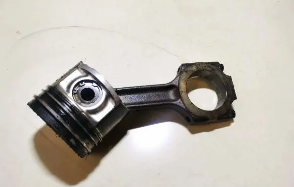 Alfa Romeo 156 Piston with connecting rod