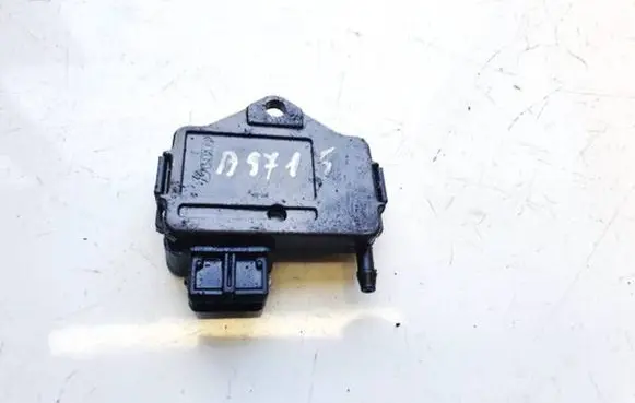 Volkswagen Golf III Air pressure sensor 0261230008 3a0906051