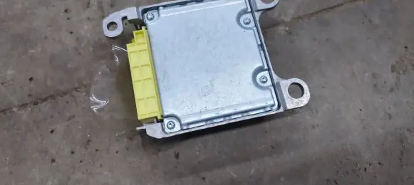 Toyota Avensis T250 Airbag control unit/module 8917005190