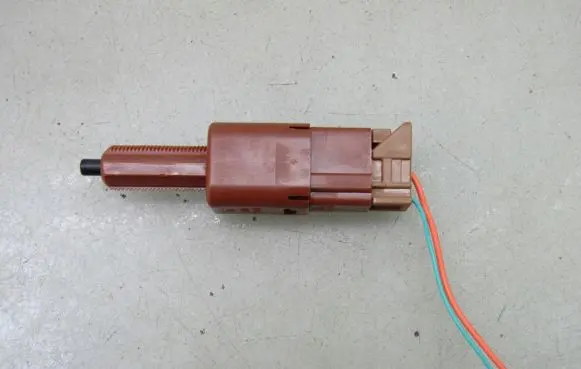 Nissan Leaf II (ZE1) Brake pedal sensor switch 20Y06MD
