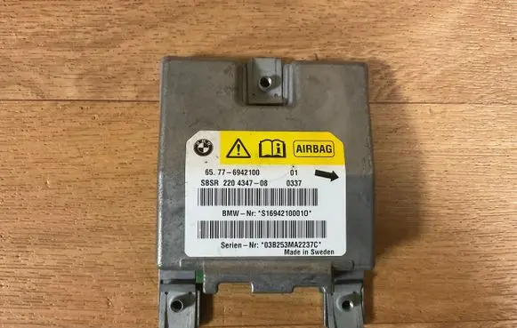 BMW 5 E60 E61 Airbag control unit/module 6942100 220434708 S16942100010