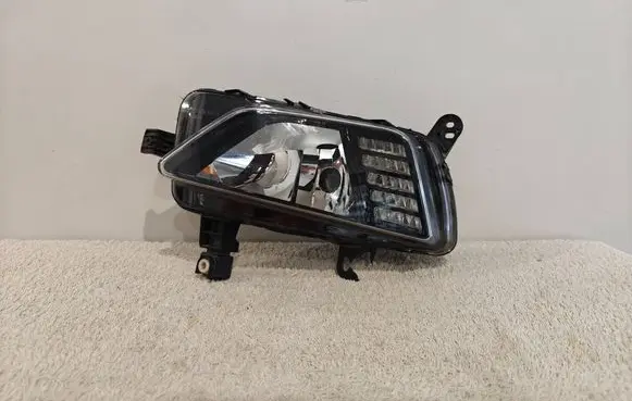 Volkswagen Polo VI Front fog light 2G0941661 89250892 04F301K00RL