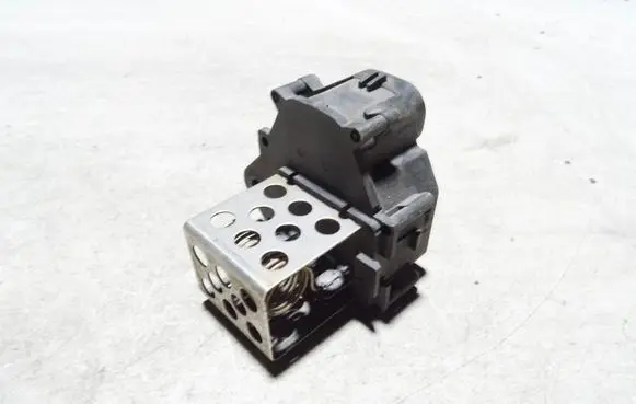 Coolant fan relay