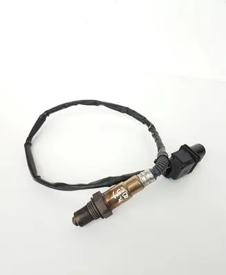 Volkswagen PASSAT B7 Lambda probe sensor 03L906262B 0281004085