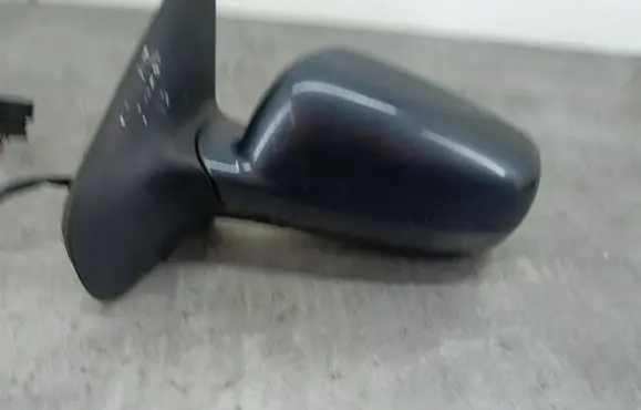 Volkswagen Golf IV Front door electric wing mirror LC7V
