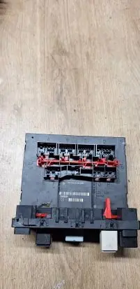 Volkswagen Golf V Comfort/convenience module 3C0937049 05651961 F005V00525